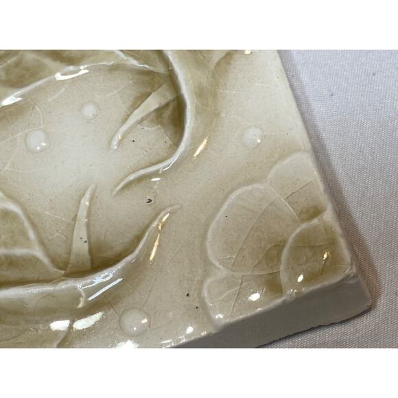 Pratt & Larson Handmade Decorative Relief Leaf Tile 6x6” - Picture 8 of 9